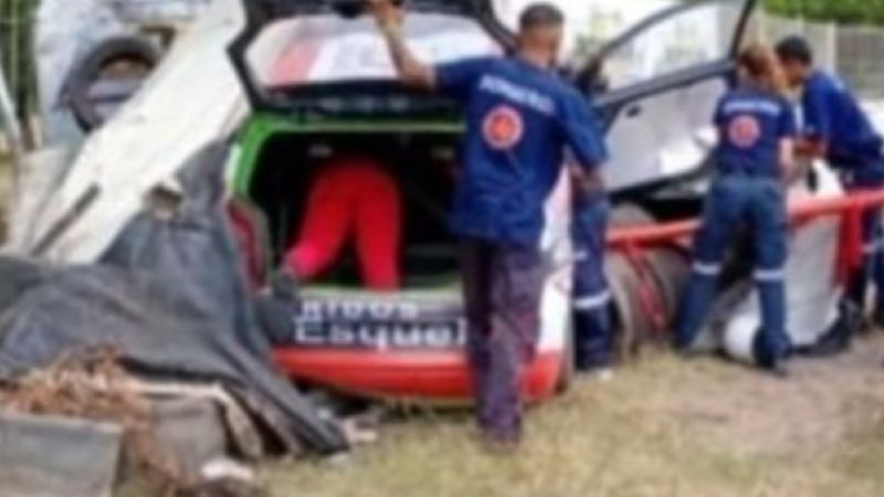 Turismo Pista: se desmayó, chocó, tumbó un muro y perdió el casco (Video)