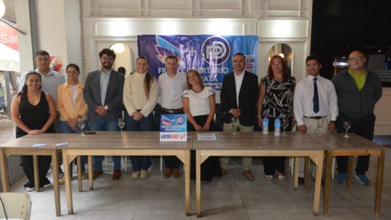 Los libertarios y demócratas presentaron candidatos y propuestas