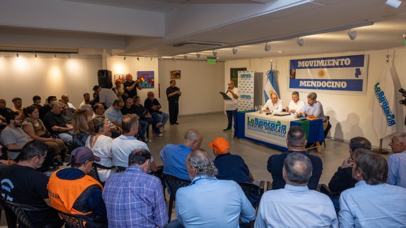 Modernización laboral: Ulpiano Suarez impulsa el diálogo entre empresarios y sindicatos