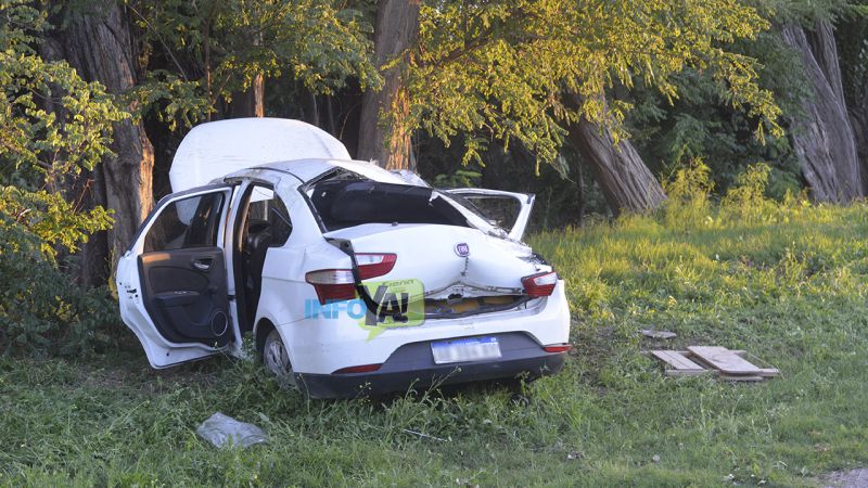 Fuerte siniestro vial en la curva de Bianchi: "Estaban bañados en sangre"