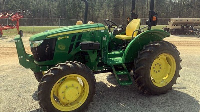 Robaron un tractor en una finca de Atuel Norte