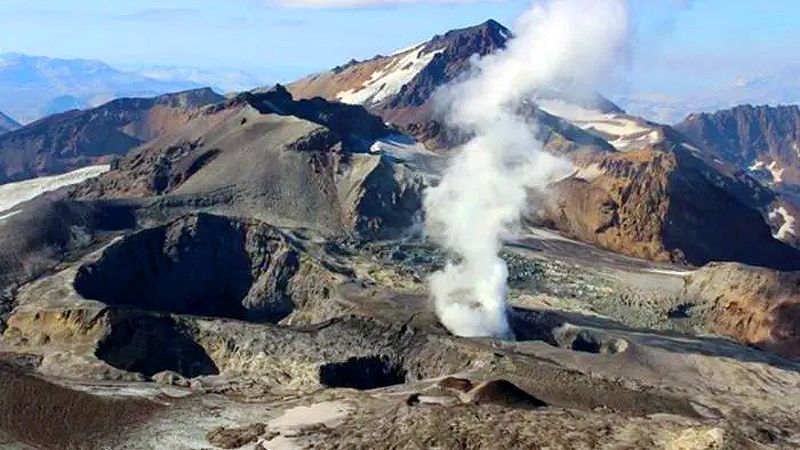 Van a instalar otras cinco estaciones de vigilancia en el volcán Peteroa