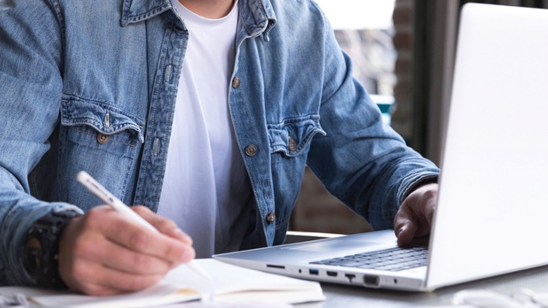La secundaria para mayores de 18 años se podrá terminar a distancia