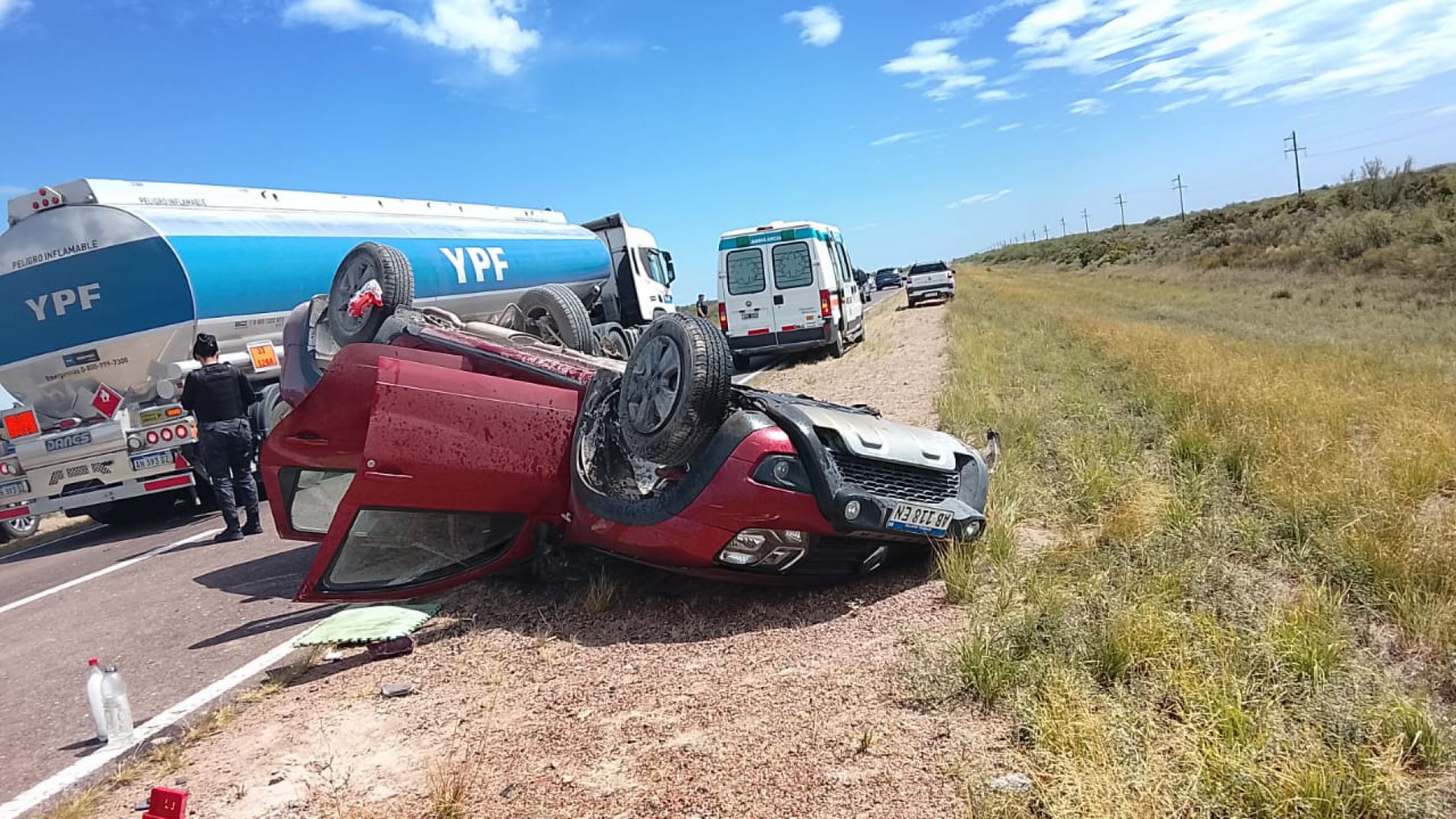 Fuerte vuelco en solitario con graves heridas
