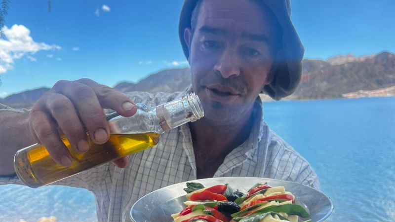 Ricardo, "el guardián de Los Andes", un influencer gastronómico de Las Malvinas