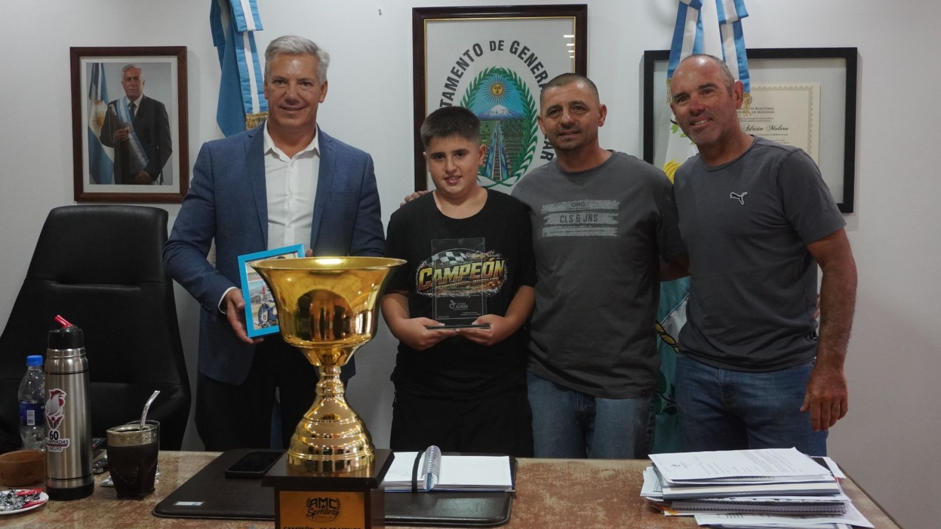 Distinción a Jeremías Araya campeón Internacional de Speedway