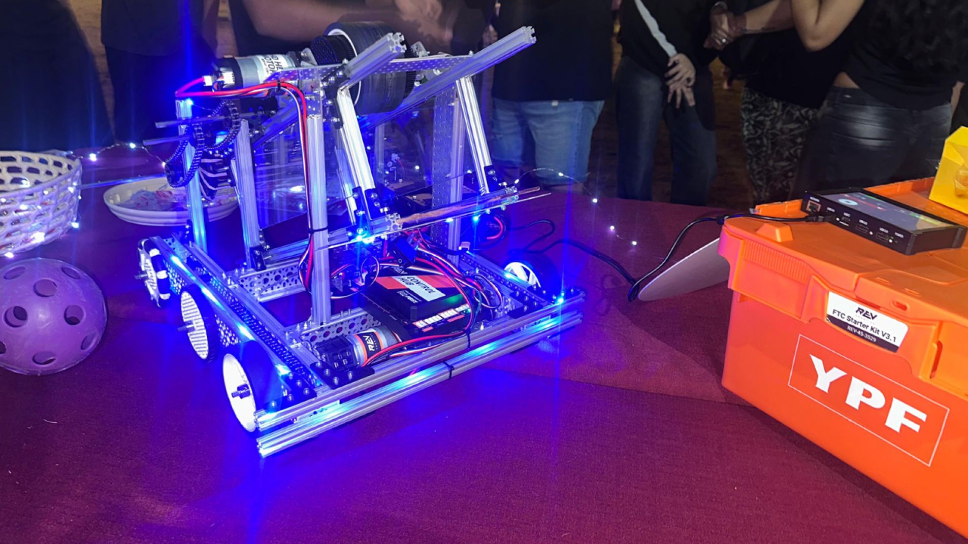 Conocé al robot de la escuela Merín que participará en competencia internacional