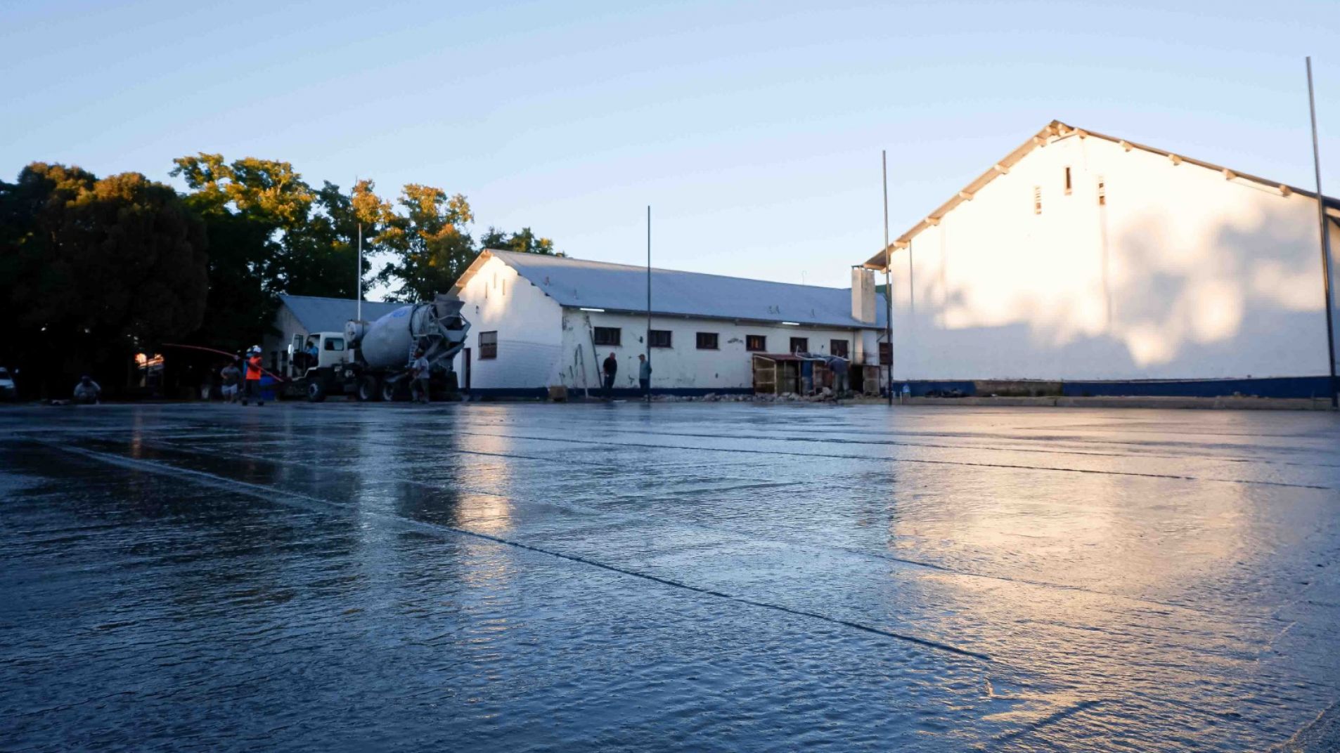 Avanza la construcción del nuevo playón deportivo en la Escuela Capital Federal