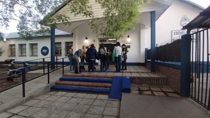 Con alguna demora comenzaron las elecciones departamentales