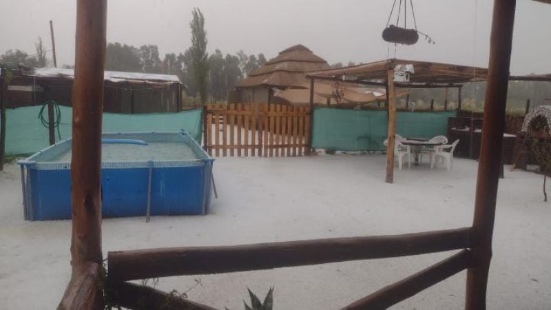 En fotos la granizada que cayó este sábado en Los Claveles