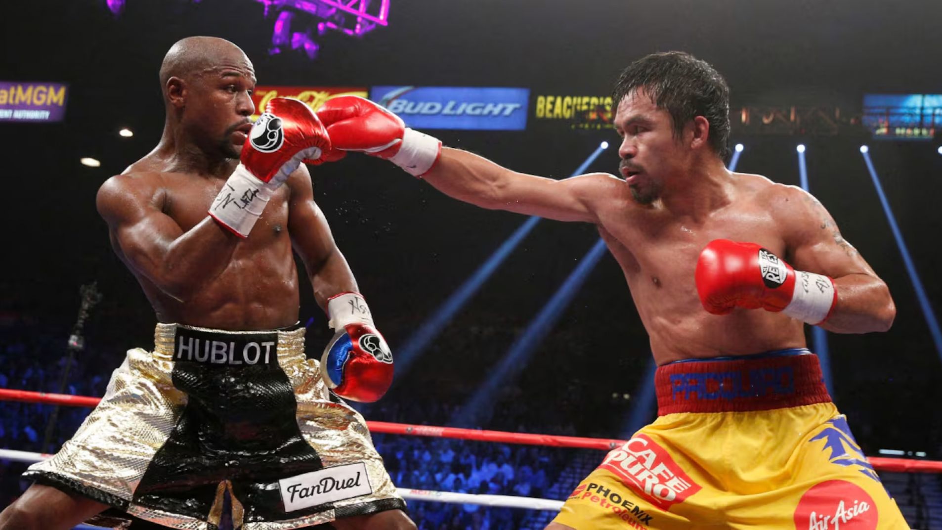 Floyd Mayweather vuelve al ring para la revancha con Manny Pacquiao