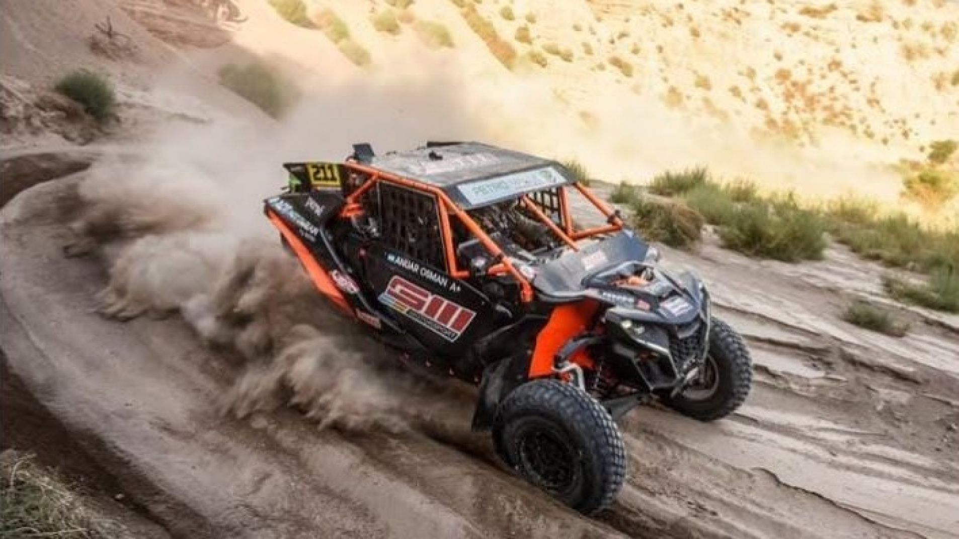 Un UTV dando todo en la etapa sanrafaelina del SARR 2025 (foto archivo).