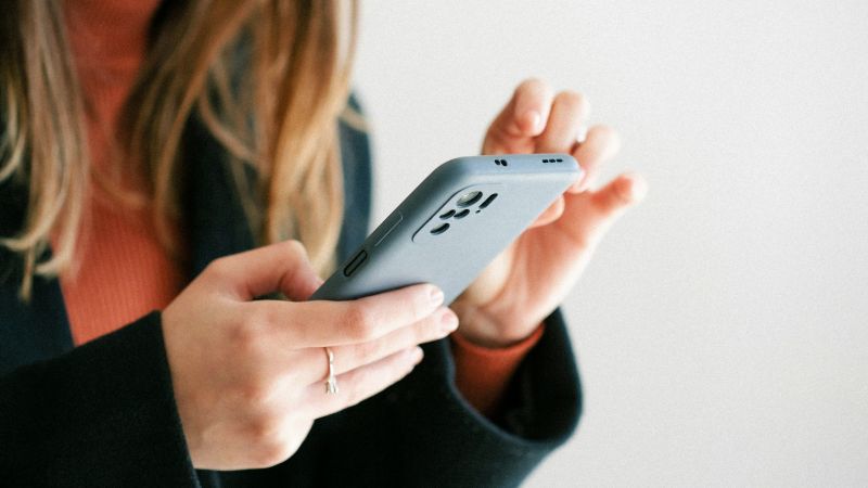 En Mendoza una adolescente demandó a su madre por publicar fotos suyas