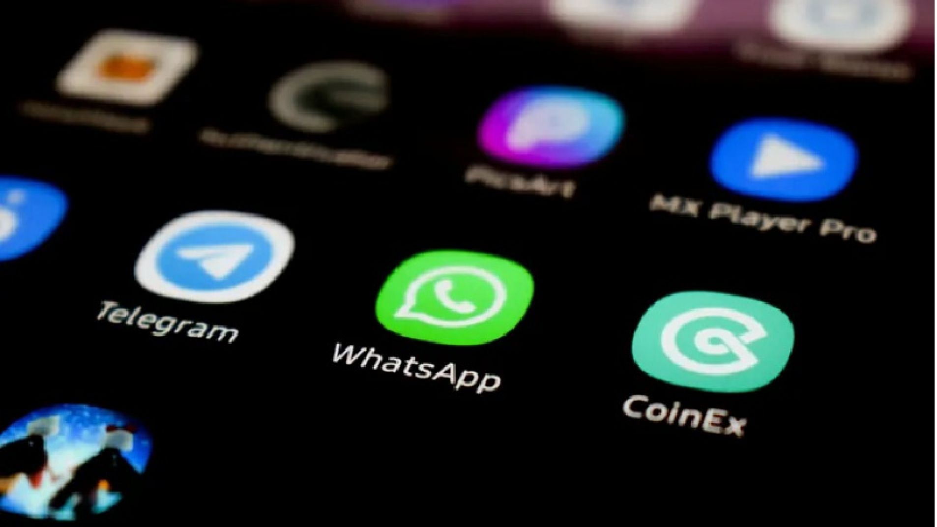 La lista completa de celulares que se quedan sin la app este 1° de marzo