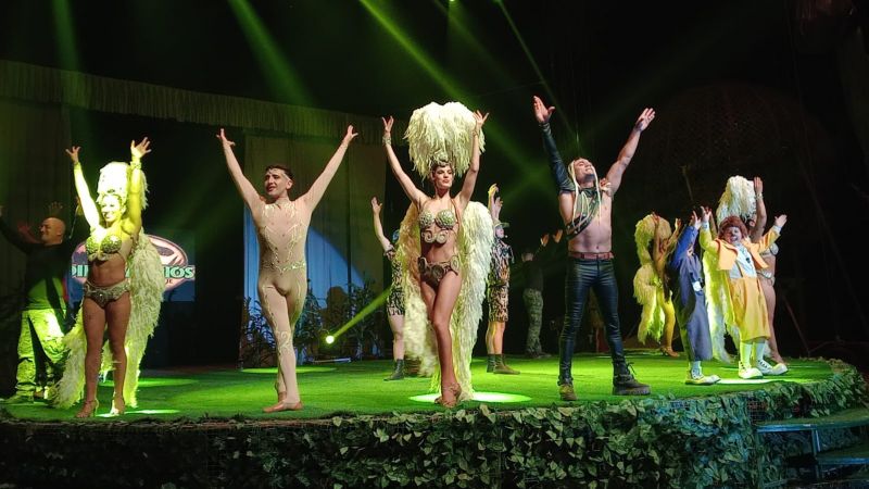 Se va el circo Jurassic Gueorgue y empleó gente para el desarme