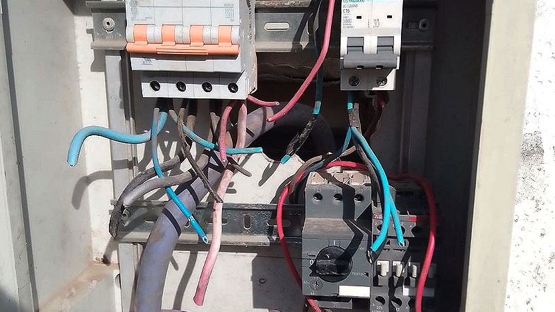 Robó varios disyuntores en Cuadro Nacional y terminó detenido