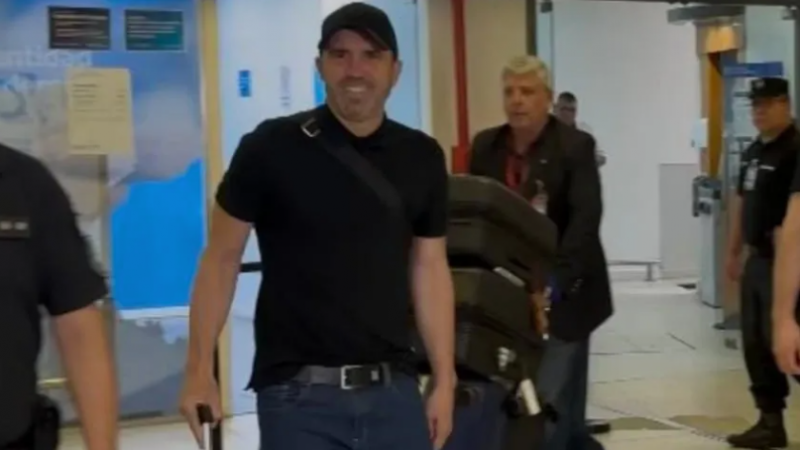 Chacho ya llegó al país y así serán sus primeras horas como técnico