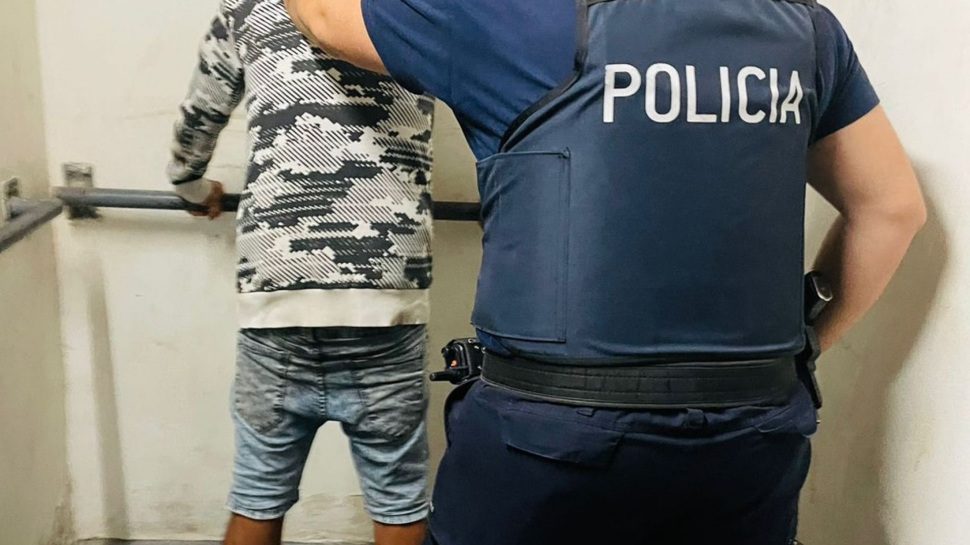 Aprehendieron a un delincuente que intentó robar una moto