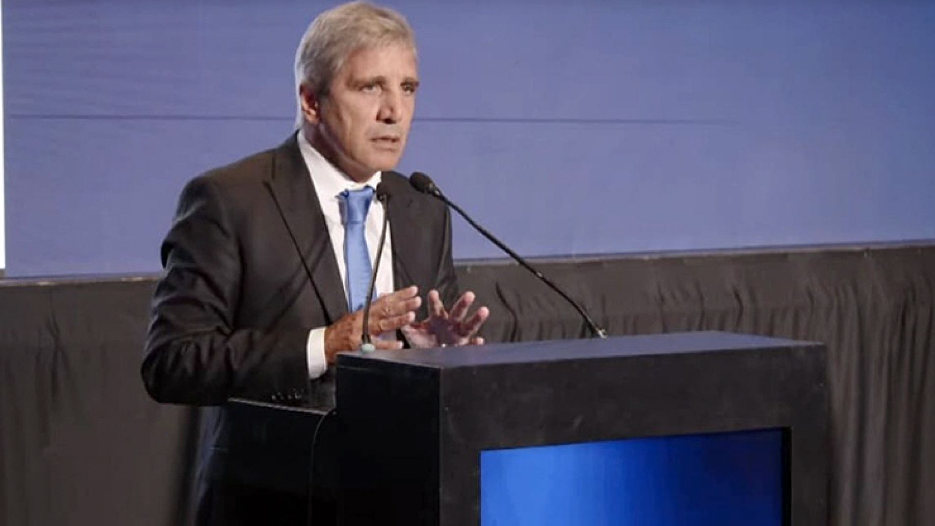 En Mendoza, Caputo defendió el rumbo económico y cargó contra el kirchnerismo