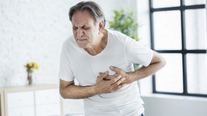 Qué hacer ante un infarto si estás solo en casa: podés alvar tu vida