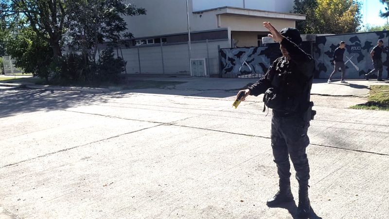 En Malargüe usaron una pistola Taser para reducir a un hombre armado