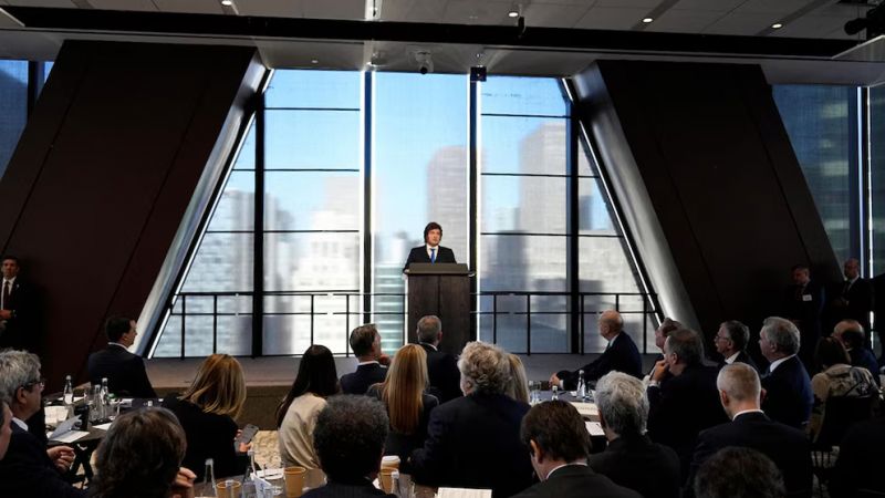 Milei sobre los empresarios que defienden la industria nacional: son "unos chorros"