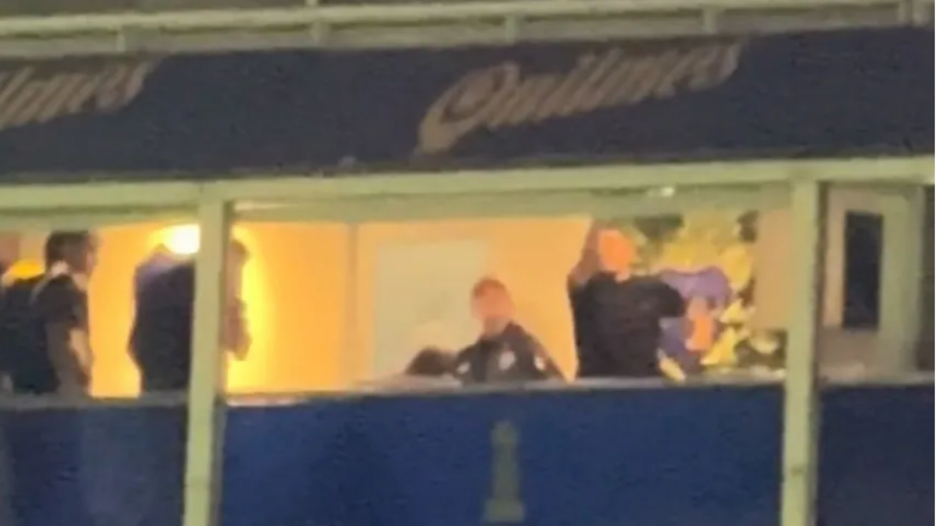 Los gestos de Riquelme en el palco de Boca una hora después del empate