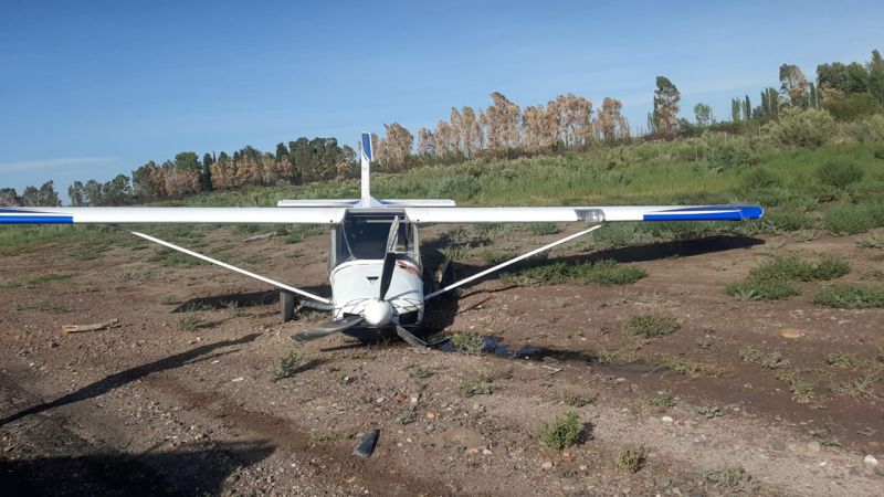 Avioneta en Alvear no pudo despegar y cayó al final de la pista