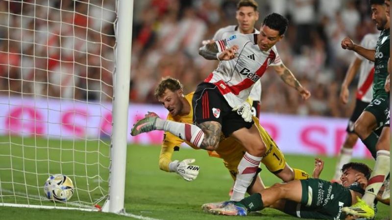 River le ganó a Sarmiento por 2-0 en el debut del "Chacho" Coudet como local