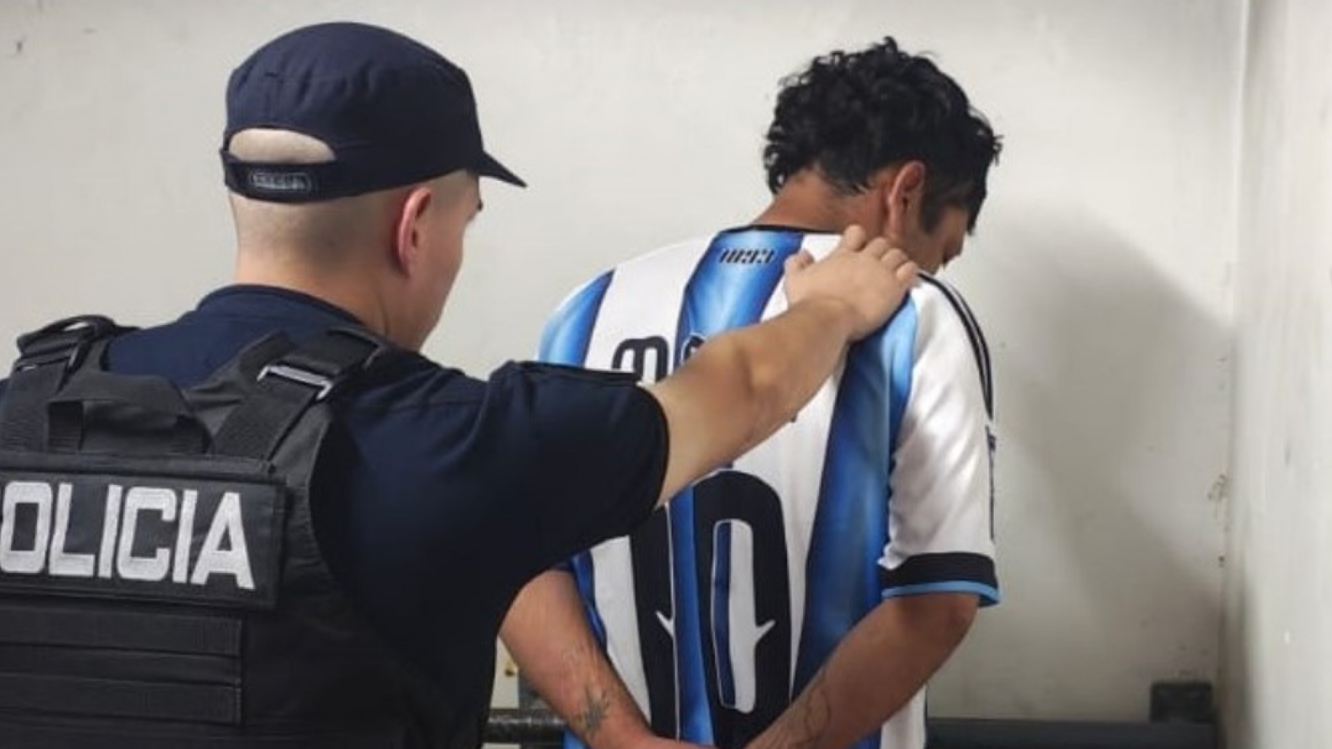 Se resistió a ser detenido y usaron las pistolas Taser