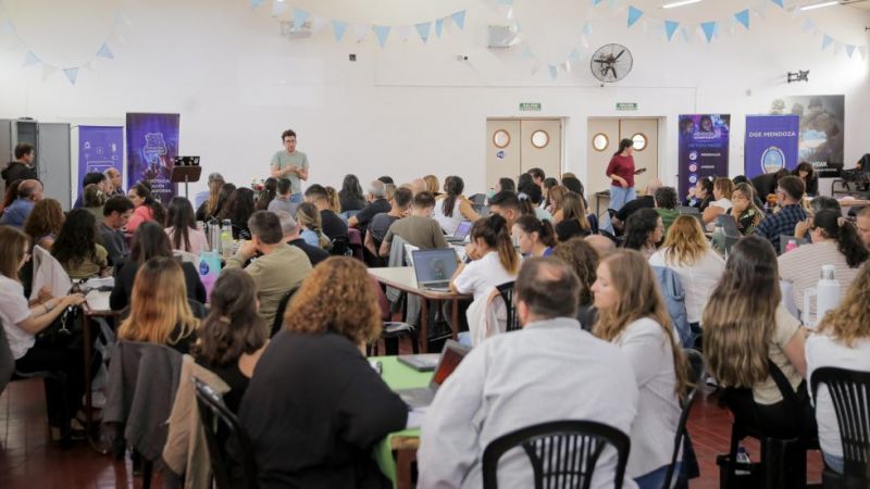 Docentes de San Rafael se capacitaron en plataformas que incorporan IA