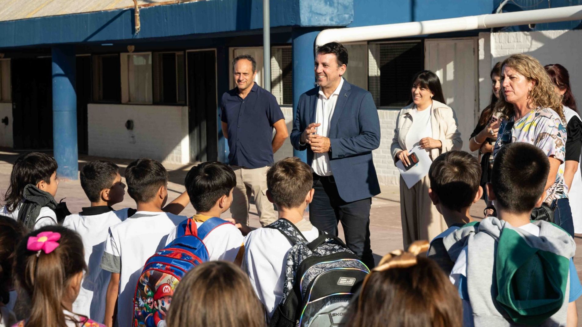 Entregaron material deportivo a escuelas alvearenses