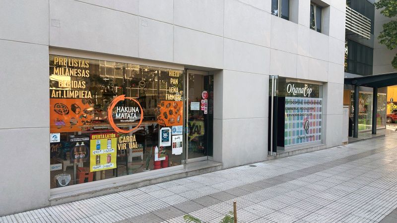 Robaron tres comercios en la primera cuadra de España