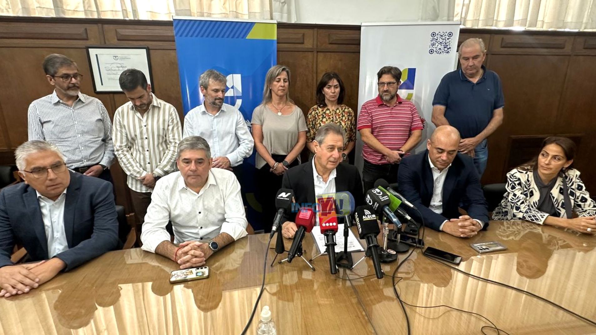 El intendente hizo el anuncio en el despacho mayor del Municipio.