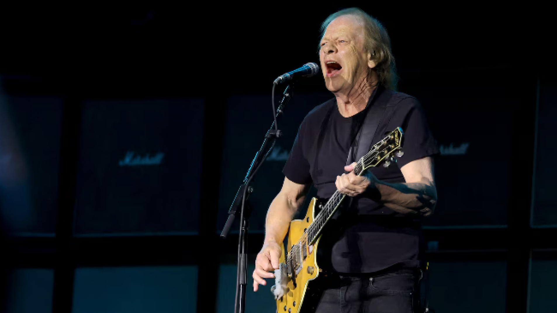 Internaron al guitarrista de AC/DC, Stevie Young, en Buenos Aires