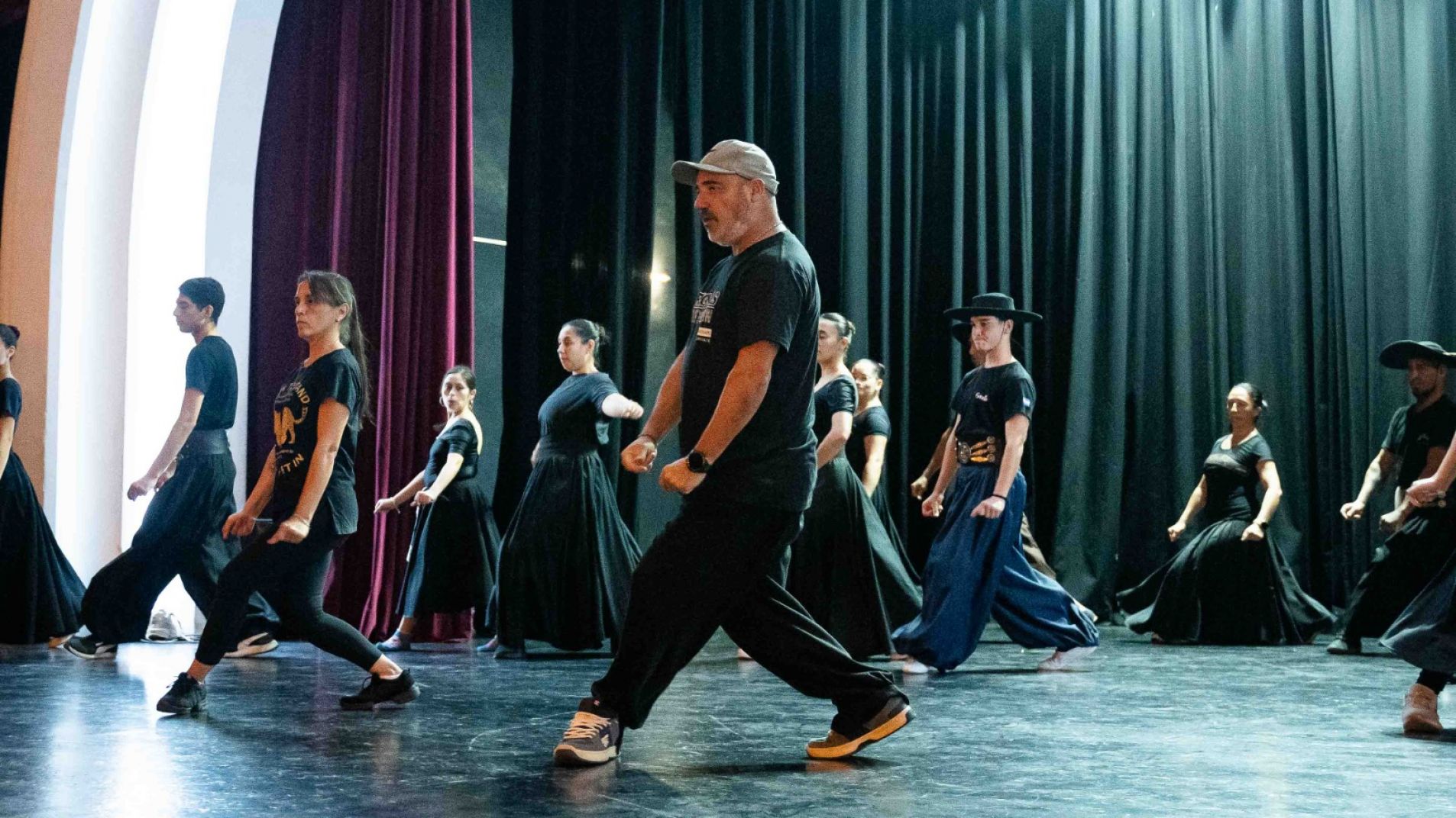 Convocatoria al Ballet Municipal de Danzas Folclóricas