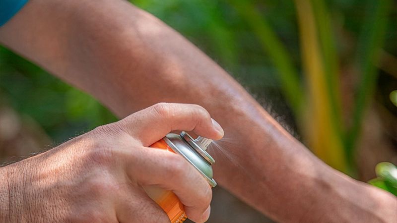 Prohibieron el repelente Off! con inscripciones chinas