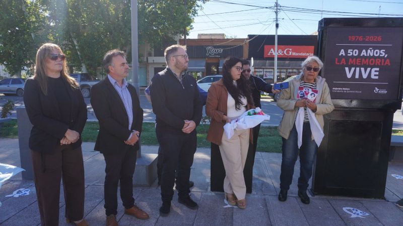 Descubrimiento de placa por el Día Nacional de la Memoria por la Verdad y la Justicia