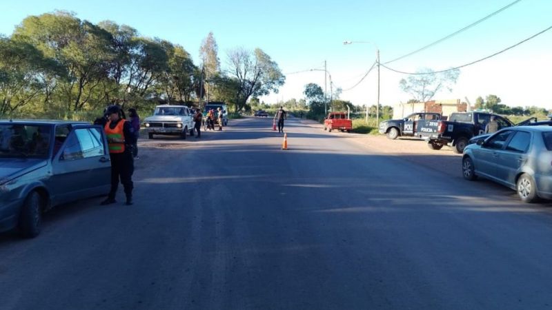 Escapó a un control de rutina y abandonó la moto en la vía pública
