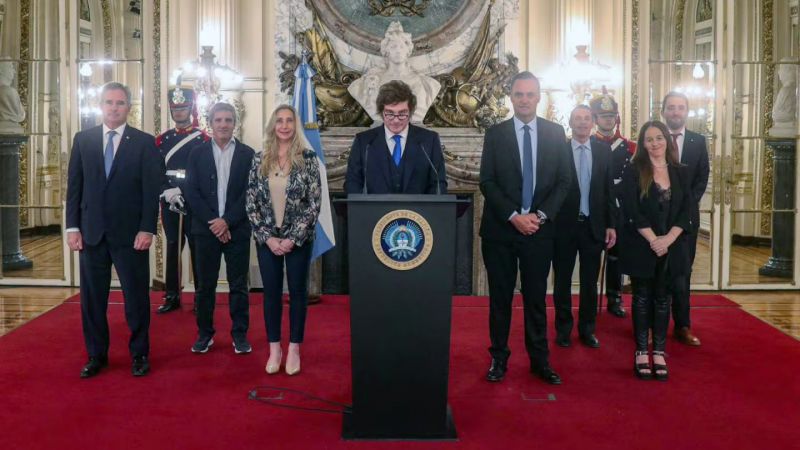 Duras críticas de Milei a CFK y Axel Kicillof tras el fallo por YPF