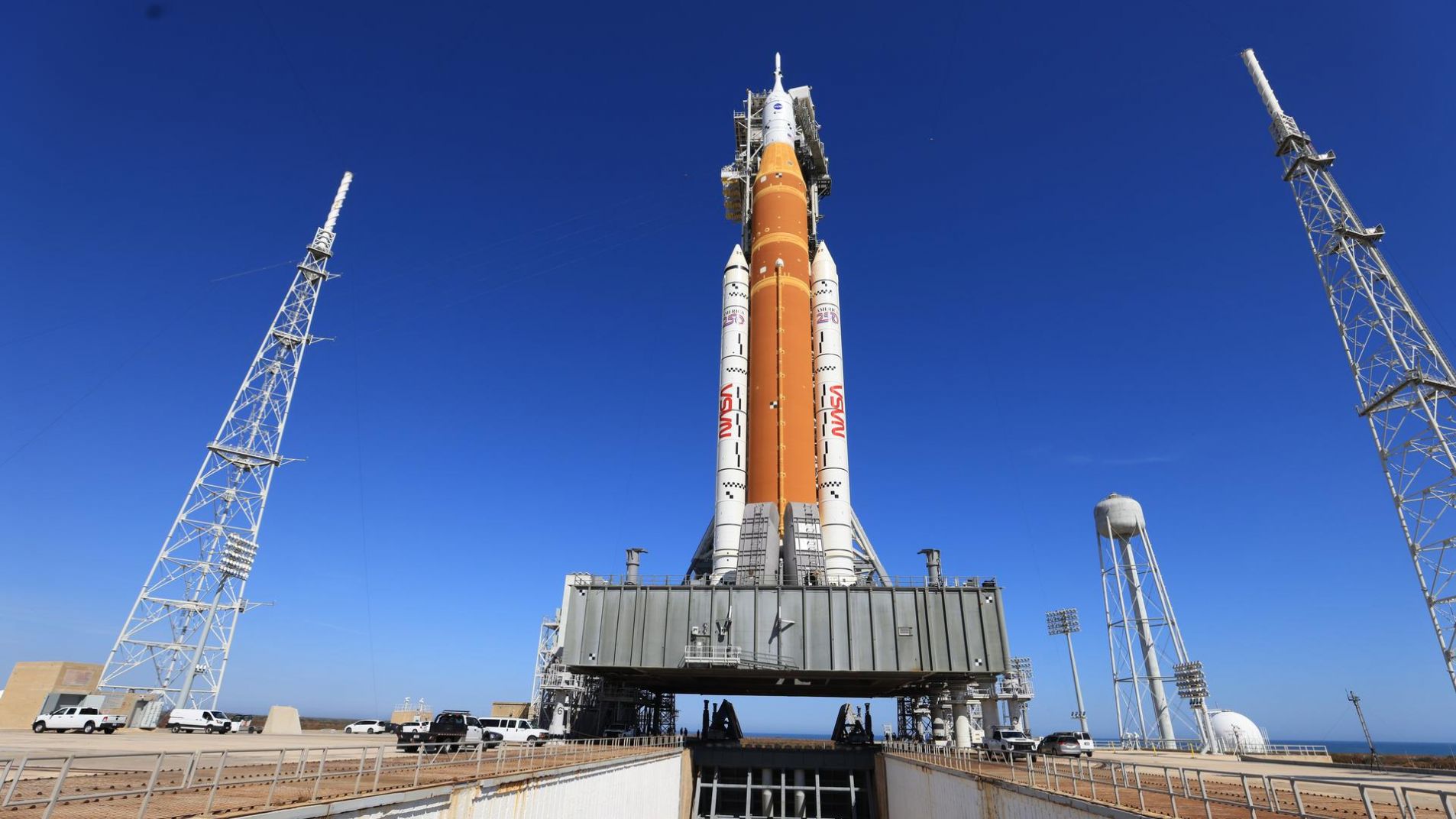 El mega cohete Space Launch System (SLS).