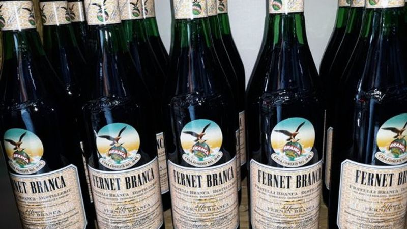 En un comercio robaron cien mil pesos y botellas de vino y fernet