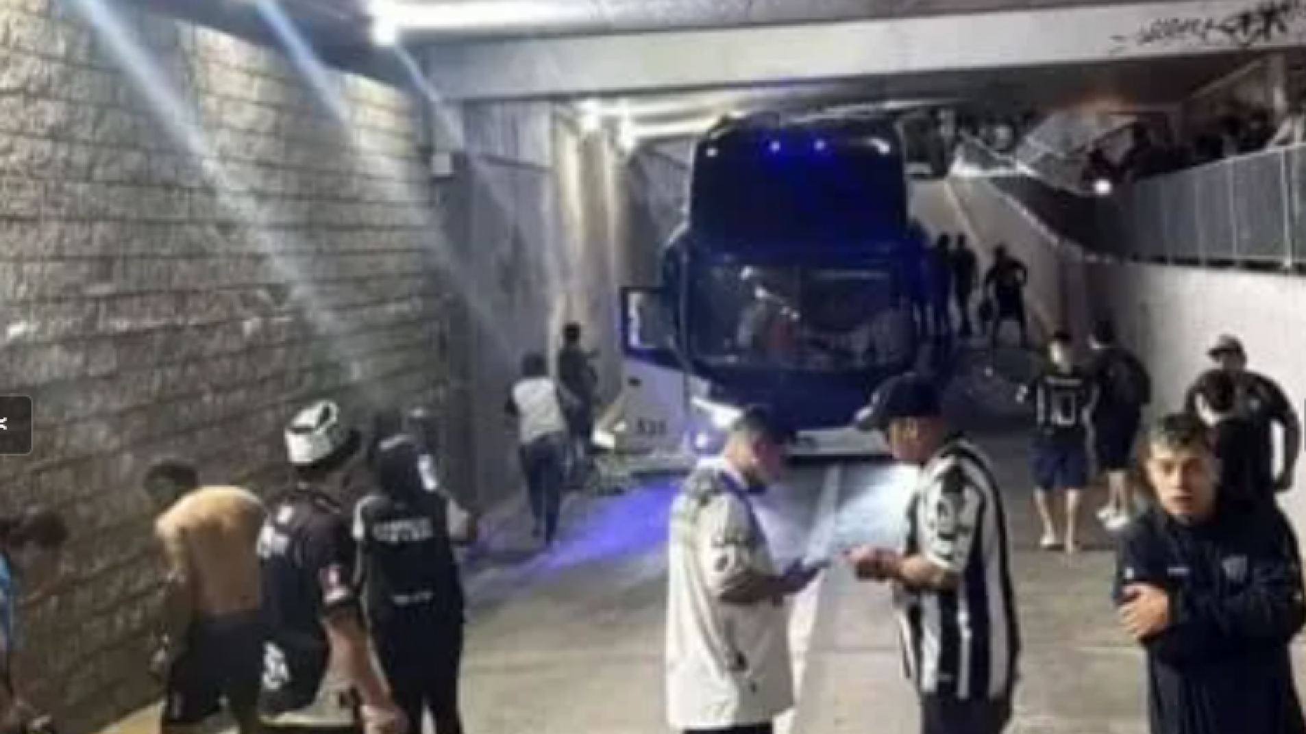 Siete heridos y el micro destruido: el accidente que vivieron los hinchas de Chaco For Ever