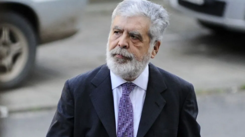 Internaron de urgencia a Julio De Vido