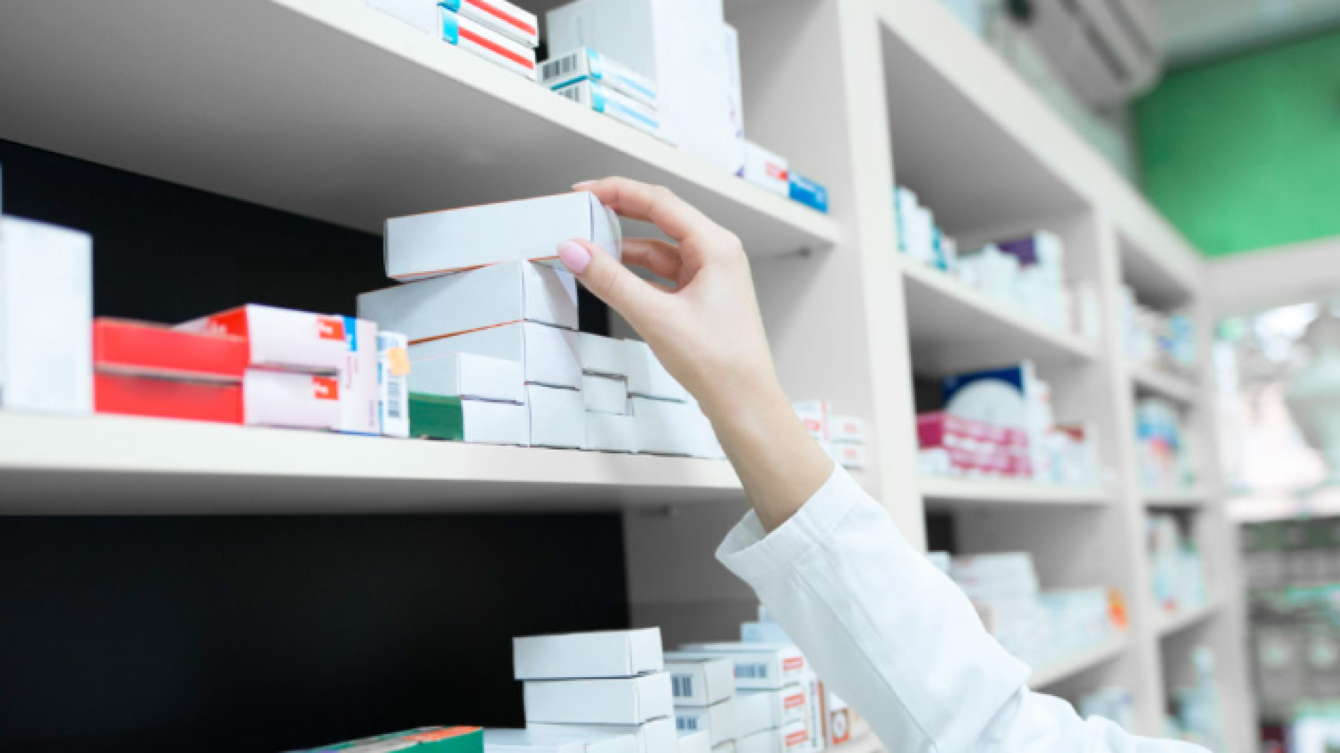 Simuló ser un cliente para robar en una farmacia