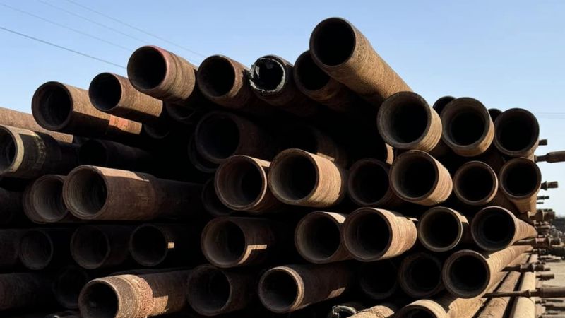 Robaron caños petroleros del interior de una obra en construcción