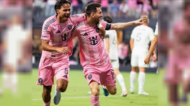 Messi inauguró la nueva casa del Inter Miami con un cabezazo directo a la red