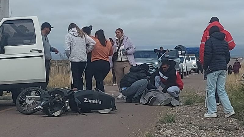 Una mujer grave al caer de la moto en La Junta: fue trasladada al schestakow