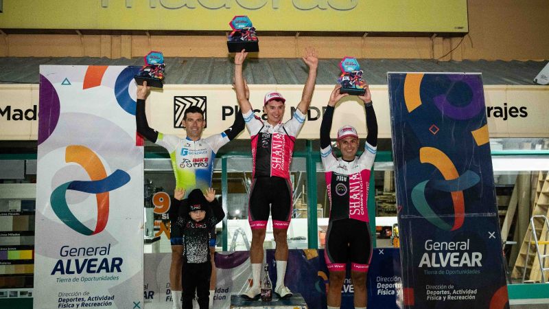 Tomás Moyano ganó el prólogo de la Vuelta Ciclística de General Alvear