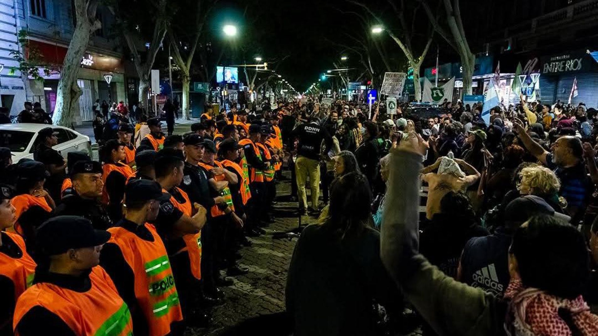 Abogada ambientalista acusó al gobierno de "represión ilegal"